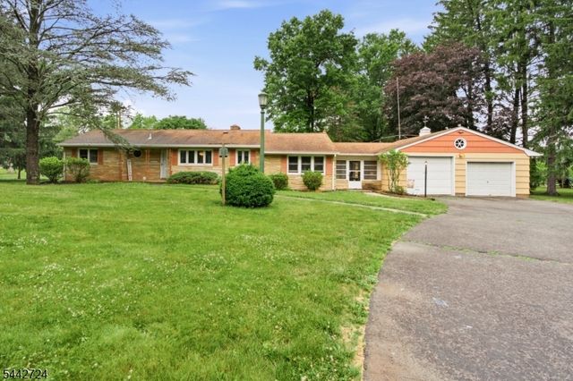 44 Burnt Hill Rd, Montgomery Twp., NJ 08558