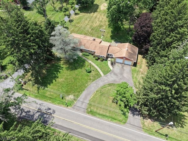 44 Burnt Hill Rd, Montgomery Twp., NJ 08558