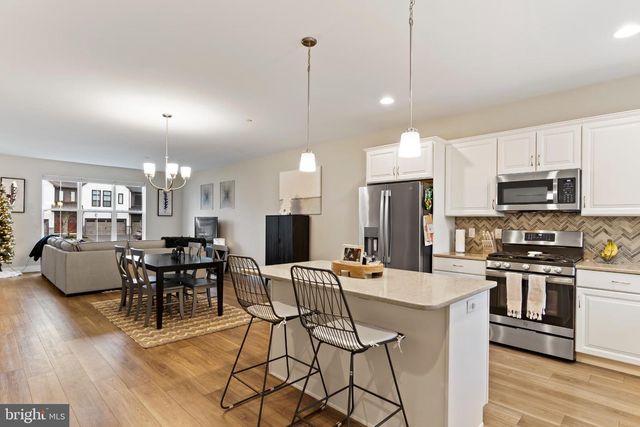 311 ESTATE DR, Mechanicsburg, PA 17055