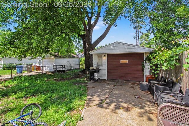 26296 Oakland Street, Inkster, MI 48141