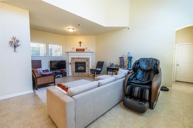 1009 Winter Fire Way, Arlington, TX 76005