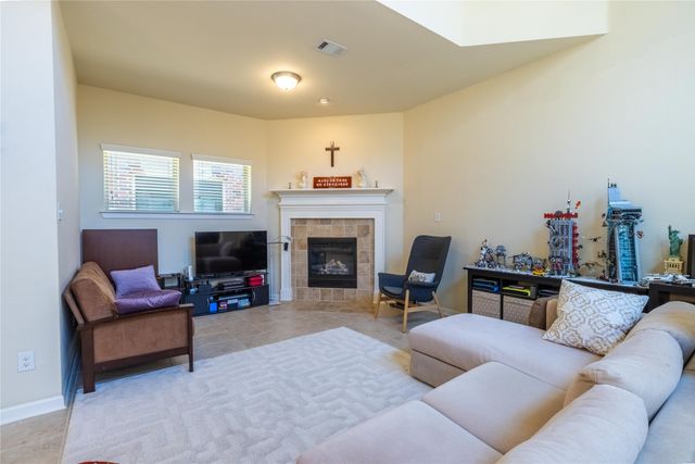 1009 Winter Fire Way, Arlington, TX 76005