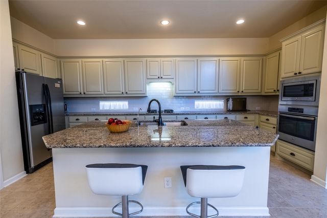 1009 Winter Fire Way, Arlington, TX 76005