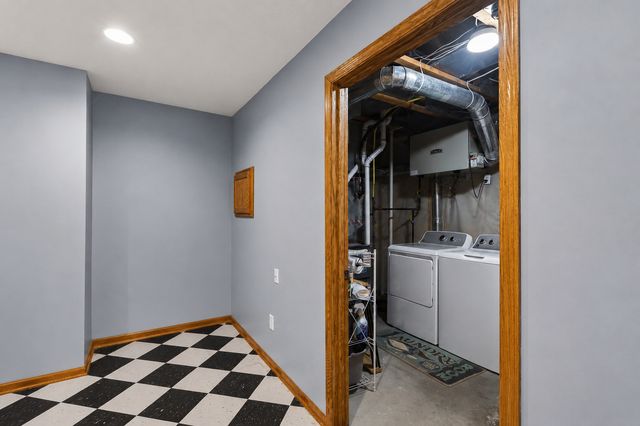 601 1st Avenue NW, Osseo, MN 55369