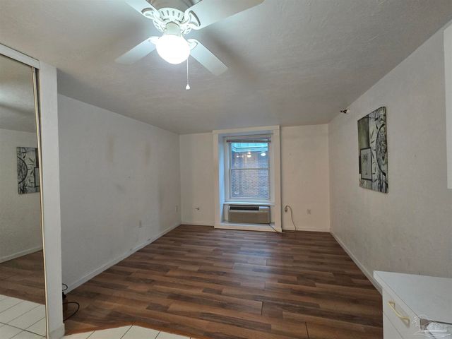 224 E Garden St 320, Pensacola, FL 32502