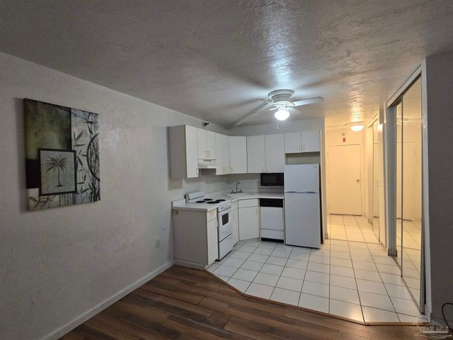 224 E Garden St 320, Pensacola, FL 32502