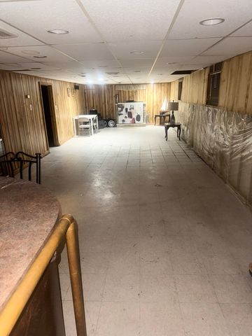 8737 S Richmond Avenue, Evergreen Park, IL 60805