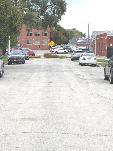 8737 S Richmond Avenue, Evergreen Park, IL 60805