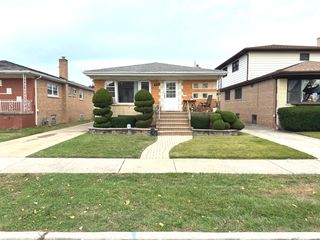8737 S Richmond Avenue, Evergreen Park, IL 60805
