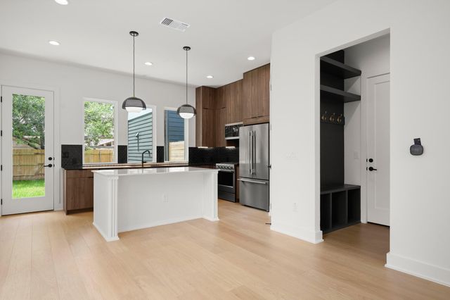 913 Capitol CT 1, Austin, TX 78756