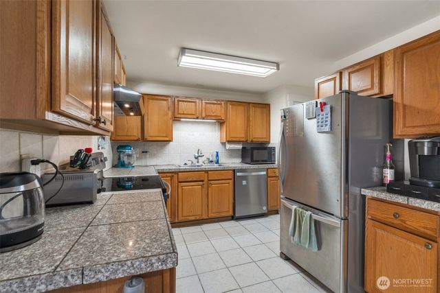 22942 105th Avenue SE, Kent, WA 98030