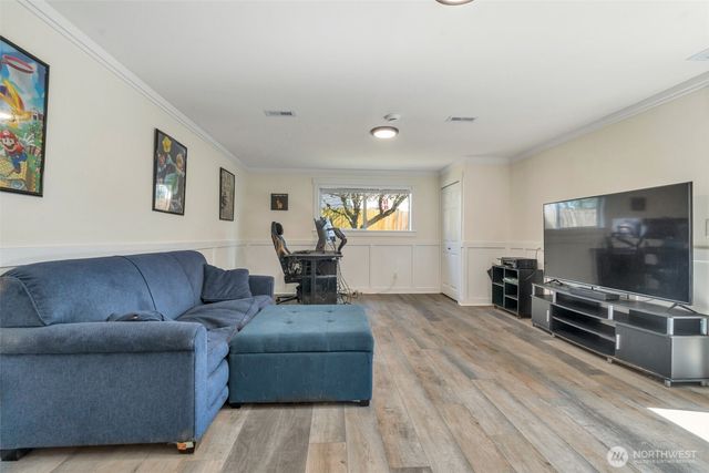 22942 105th Avenue SE, Kent, WA 98030