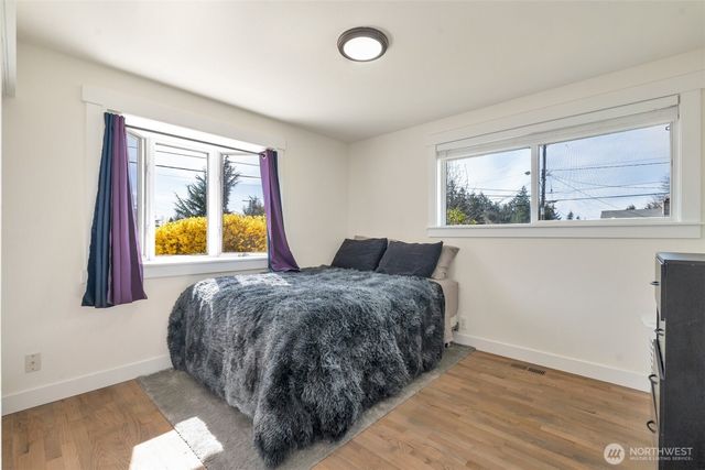 22942 105th Avenue SE, Kent, WA 98030