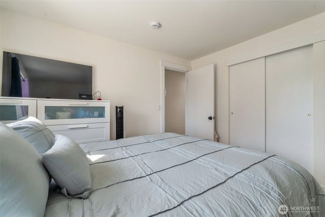 22942 105th Avenue SE, Kent, WA 98030