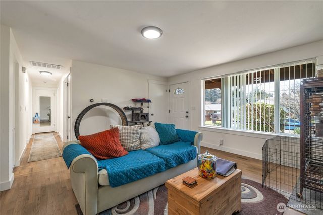 22942 105th Avenue SE, Kent, WA 98030