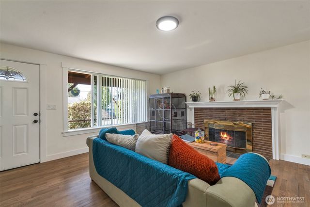 22942 105th Avenue SE, Kent, WA 98030