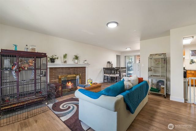 22942 105th Avenue SE, Kent, WA 98030