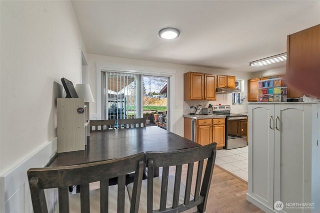 22942 105th Avenue SE, Kent, WA 98030