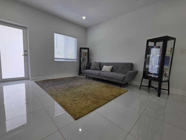 730 Alabama Avenue, Fort Lauderdale, FL 33312