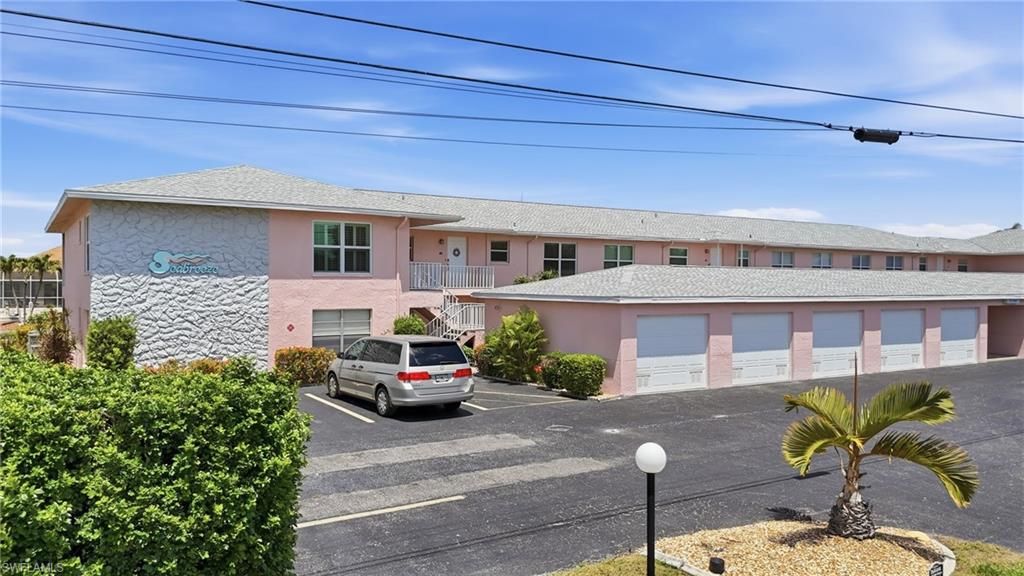 Image 1 of property listing at 1333 SE 40th TER 2A, Cape Coral, FL 33904