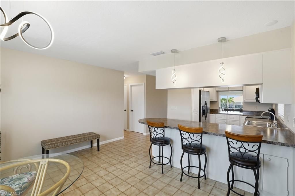 Image 11 of property listing at 1333 SE 40th TER 2A, Cape Coral, FL 33904