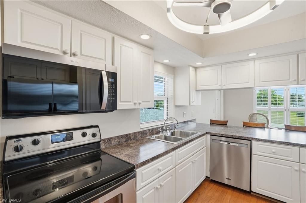 Image 15 of property listing at 1333 SE 40th TER 2A, Cape Coral, FL 33904