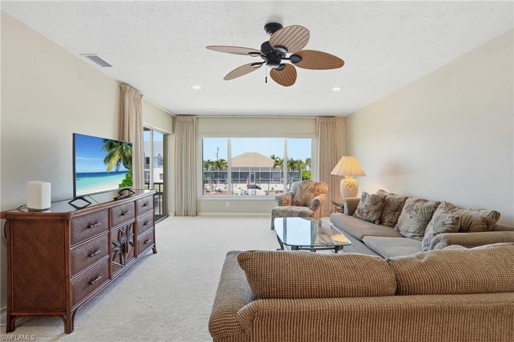 Image 21 of property listing at 1333 SE 40th TER 2A, Cape Coral, FL 33904