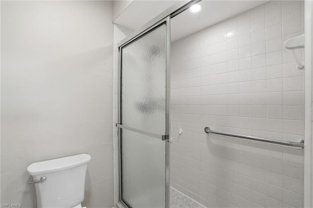 Image 32 of property listing at 1333 SE 40th TER 2A, Cape Coral, FL 33904
