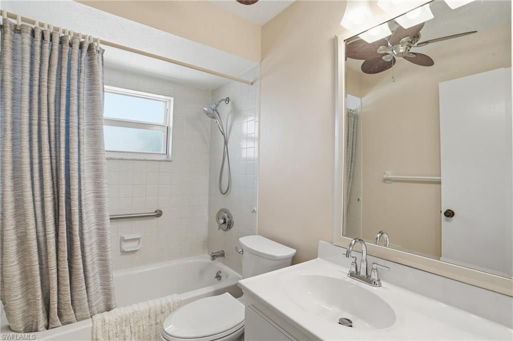 Image 37 of property listing at 1333 SE 40th TER 2A, Cape Coral, FL 33904