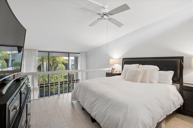 3589 S Ocean Boulevard 26, South Palm Beach, FL 33480