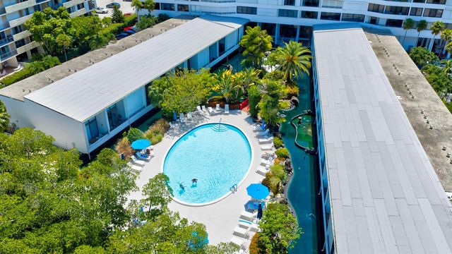 3589 S Ocean Boulevard 26, South Palm Beach, FL 33480