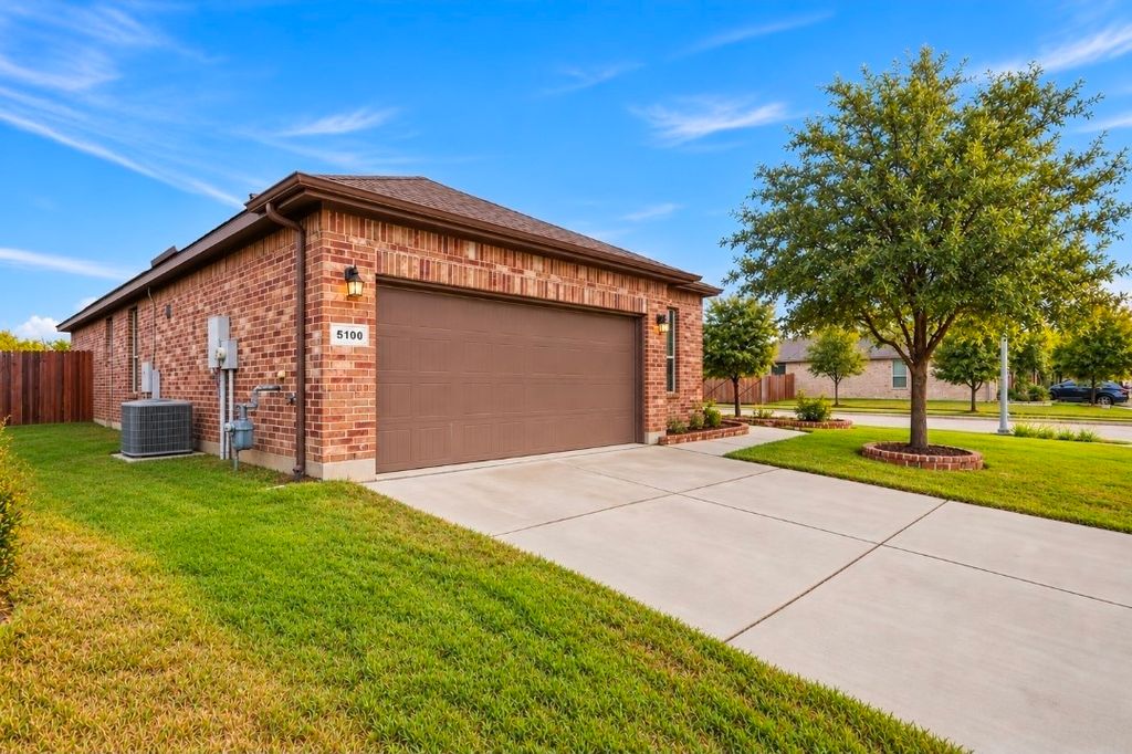 5100 Sugarcane Lane, Fort Worth, TX 76179 — photo 2