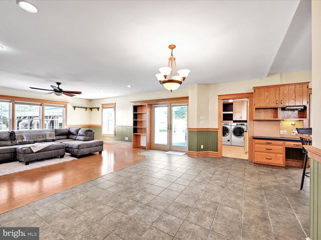 55 S GRANT ST, Manheim, PA 17545