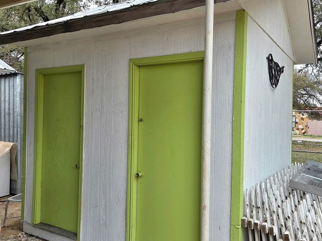 313 King St, Eden, TX 76837