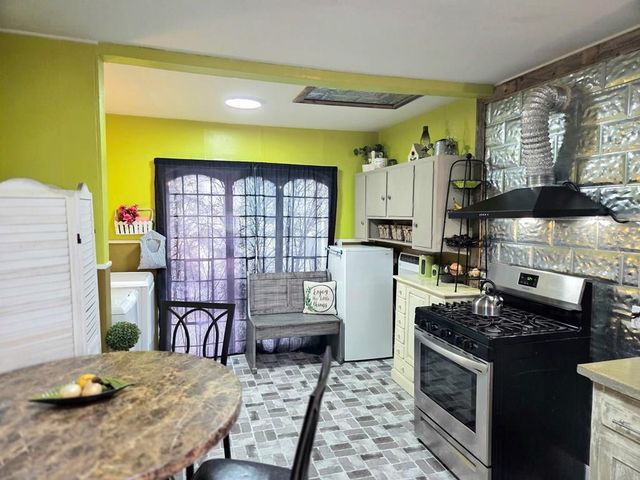 313 King St, Eden, TX 76837