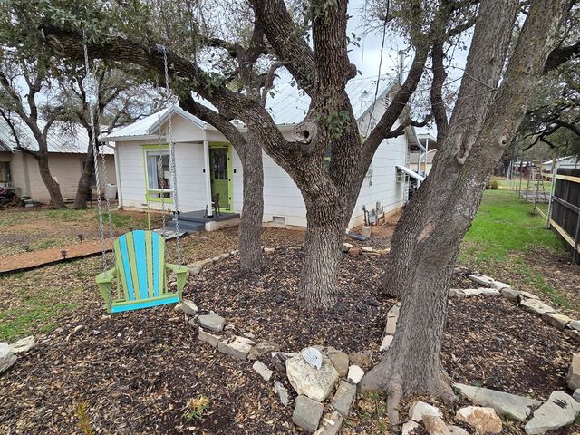 313 King St, Eden, TX 76837