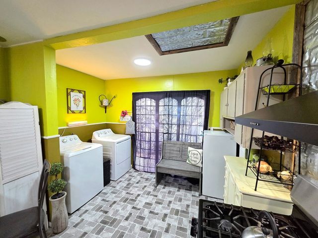 313 King St, Eden, TX 76837