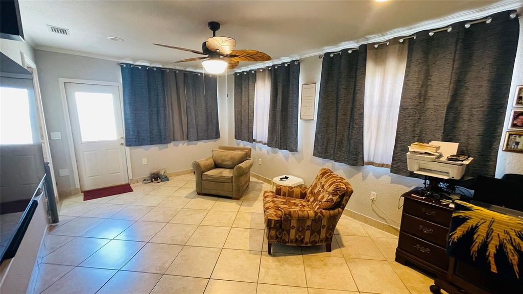 Image 4 of property listing at 3420 WESTLUND TERRACE, Port Charlotte, FL 33952