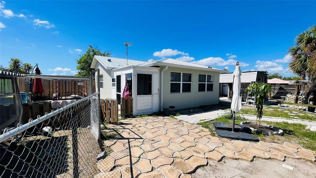 Image 33 of property listing at 3420 WESTLUND TERRACE, Port Charlotte, FL 33952