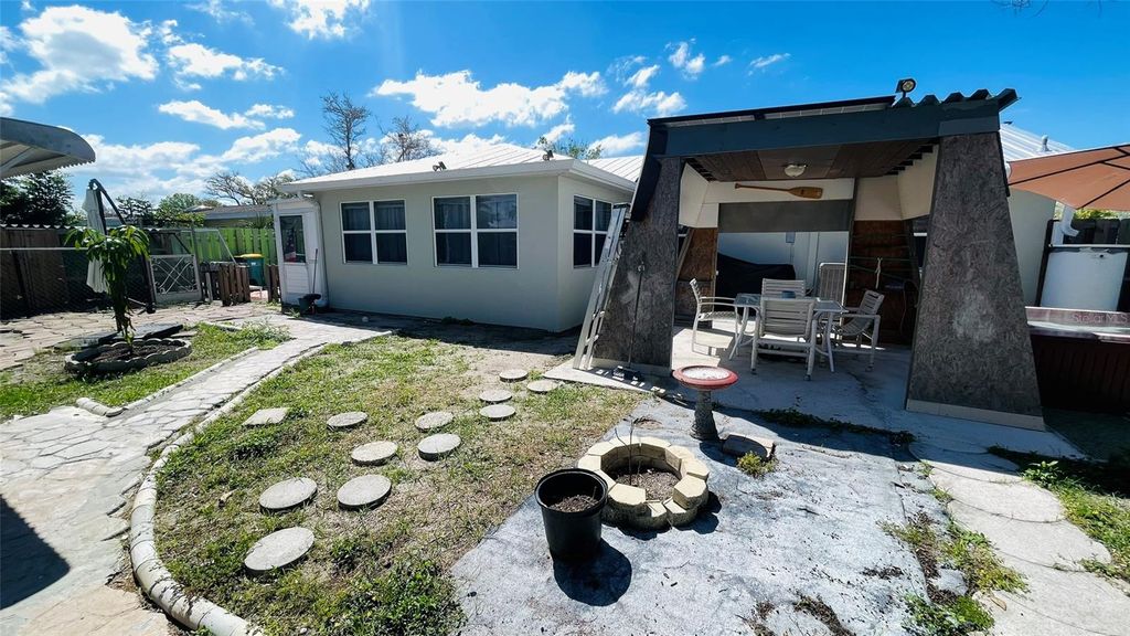 Image 34 of property listing at 3420 WESTLUND TERRACE, Port Charlotte, FL 33952