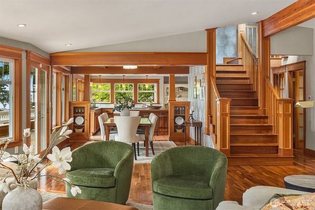 8105 SE 44th Street, Mercer Island, WA 98040