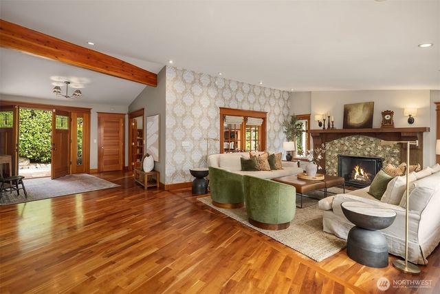 8105 SE 44th Street, Mercer Island, WA 98040