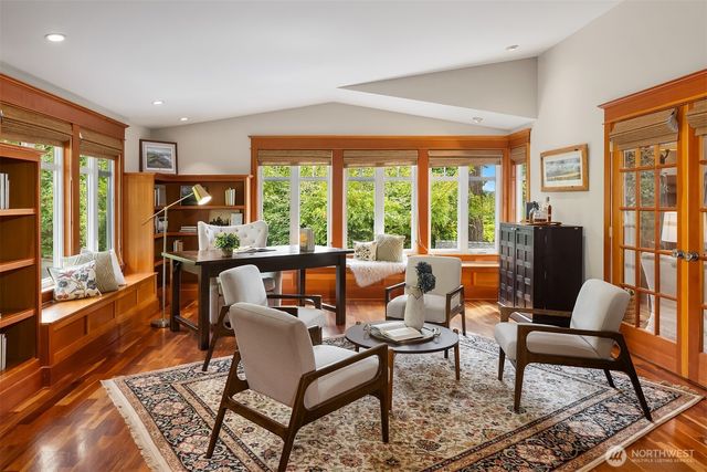 8105 SE 44th Street, Mercer Island, WA 98040