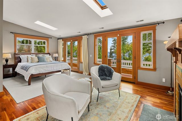 8105 SE 44th Street, Mercer Island, WA 98040