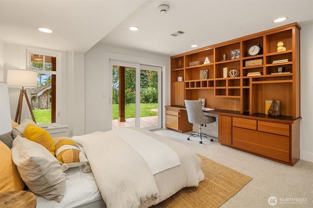 8105 SE 44th Street, Mercer Island, WA 98040