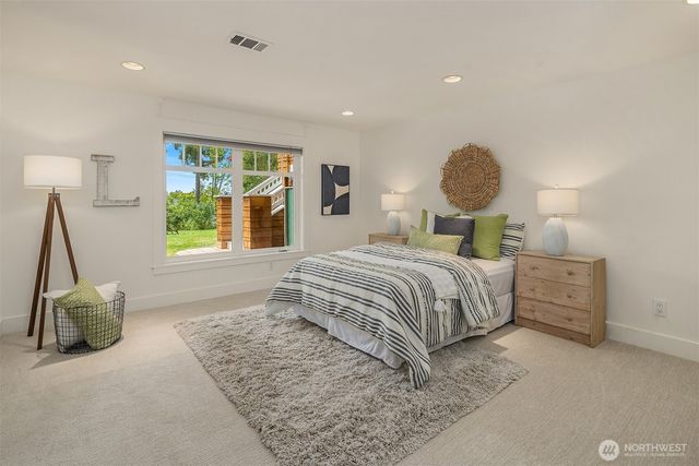 8105 SE 44th Street, Mercer Island, WA 98040