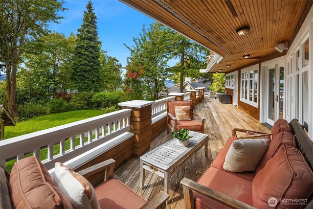 8105 SE 44th Street, Mercer Island, WA 98040