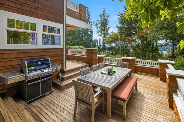 8105 SE 44th Street, Mercer Island, WA 98040