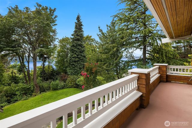 8105 SE 44th Street, Mercer Island, WA 98040