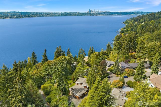 8105 SE 44th Street, Mercer Island, WA 98040
